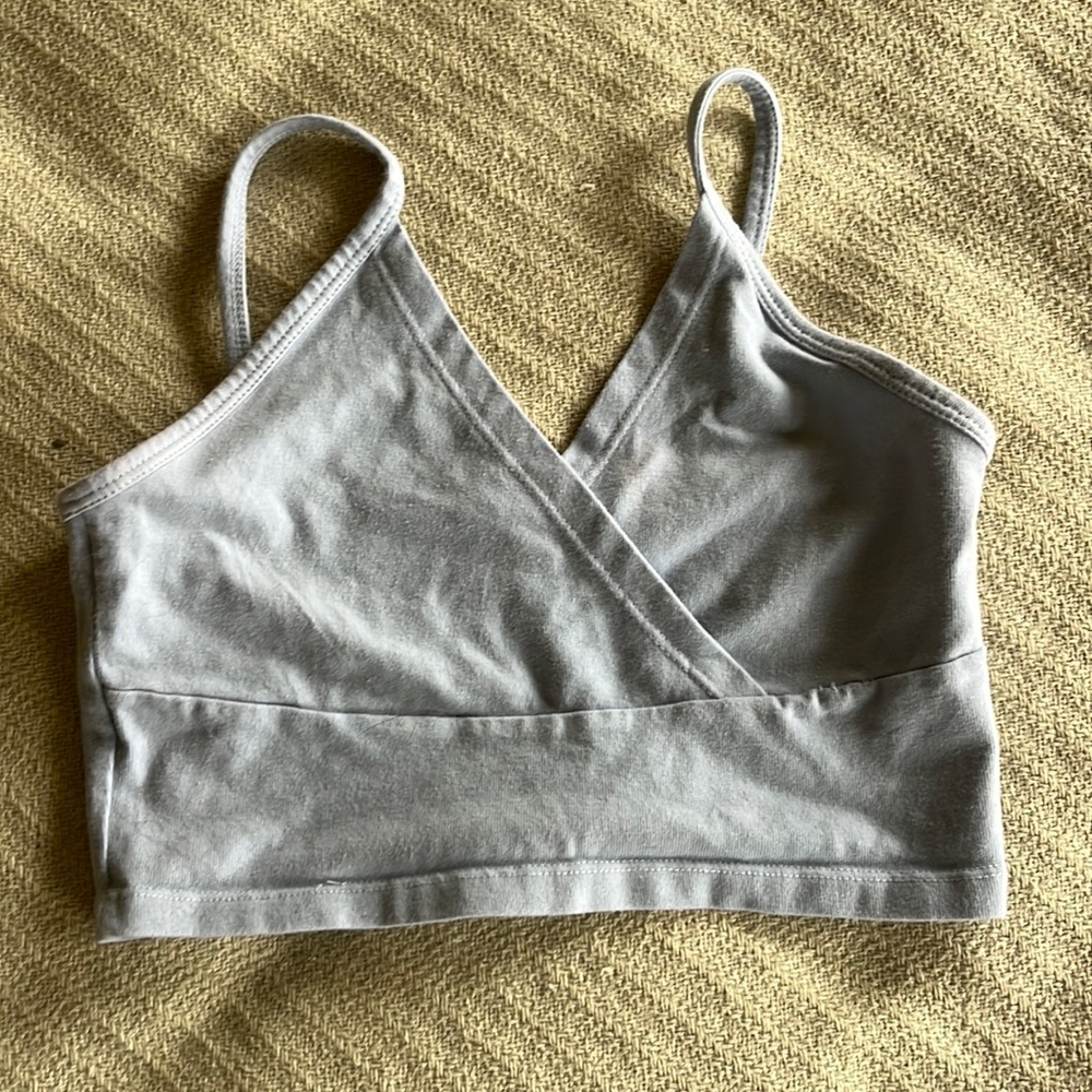 Cropped v neck tank